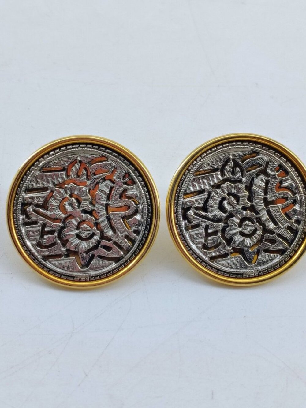 Vintage Style Gold Tone Silver Pattern Clip On Earrings Fashion Jewelry